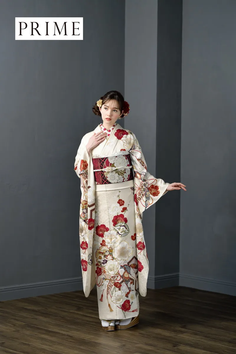 NANAO 振袖　カタログ　菜々緒　モデル NANAO 振袖 カタログ 菜々緒 モデル